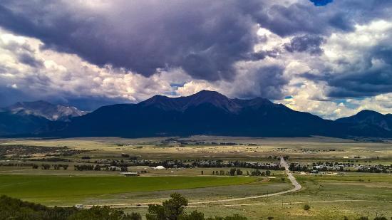 Collegiate Peaks Scenic Overlook